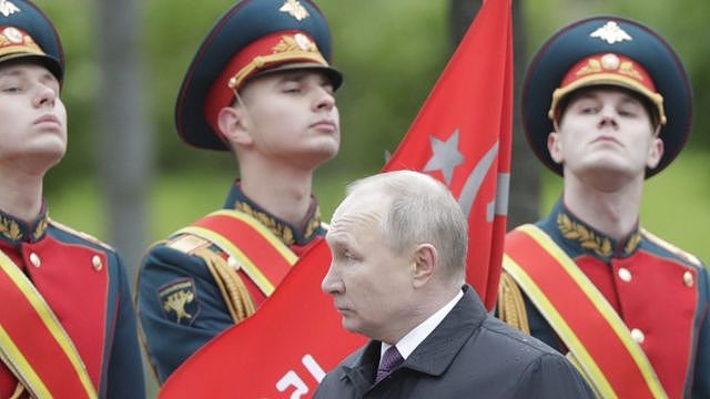 俄罗斯总统普京参加阅兵仪式