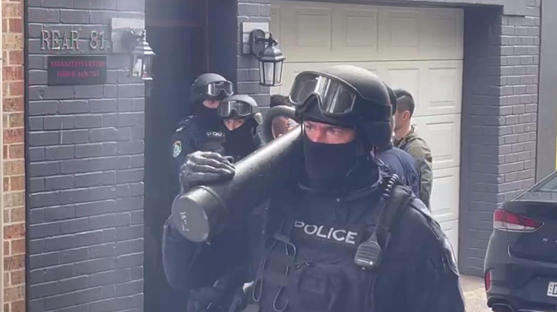 警方突袭悉尼按摩店及华人区民宅，两华男涉毒被捕（组图） - 4