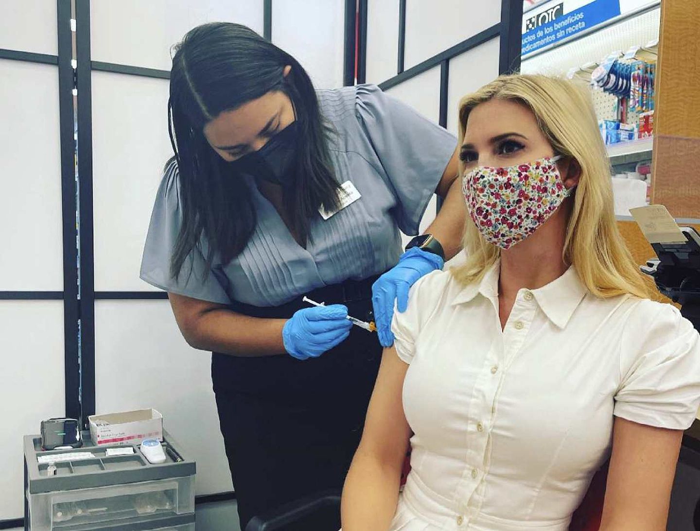 2021年5月6日，伊万卡在社交媒体发布接种新冠病毒疫苗的照片。（Twitter@Ivanka Trump）