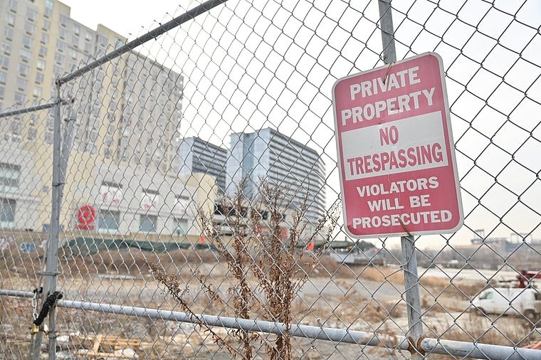 纽约市议会去年底通过议案，发展河畔区一片29英亩的荒废土地。 鲁亦明摄