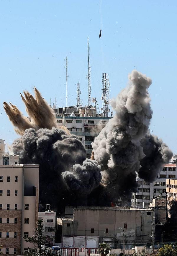 外媒：以色列炸新闻机构大楼前，大楼所有者曾央求以官员“多给10分钟”