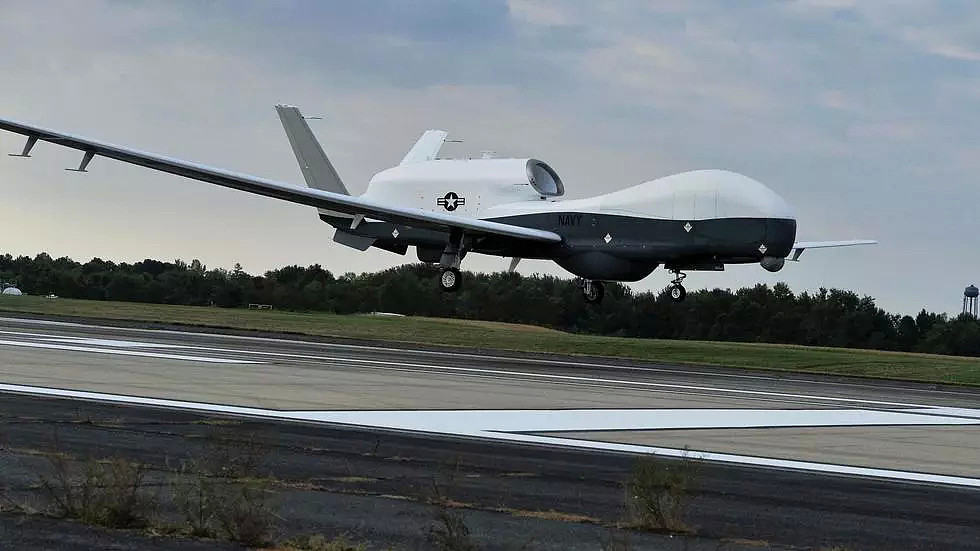 美国MQ-4C Triton无人飞机2014年9月18日拍摄的照片。