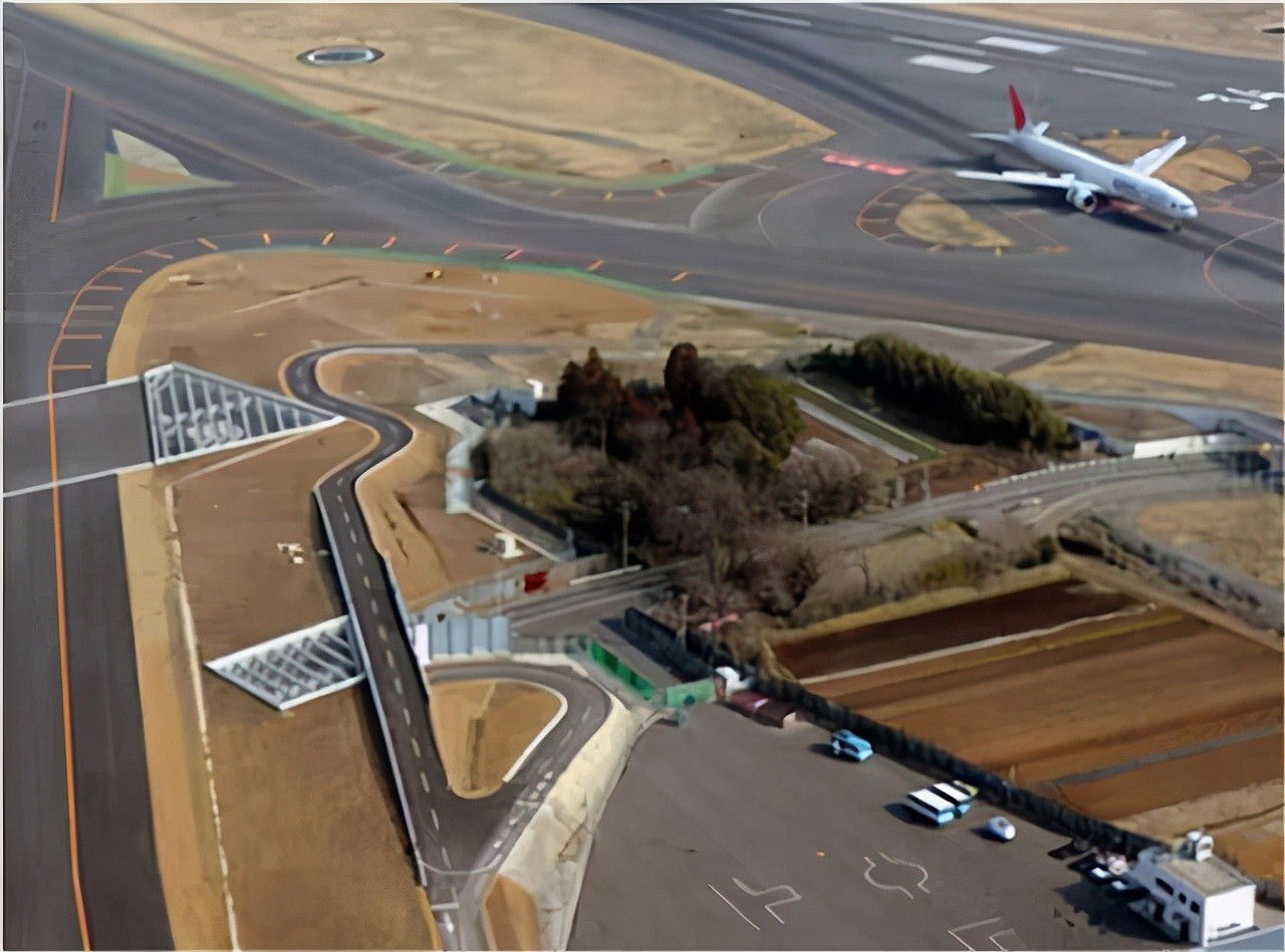 日本一户人家，居住机场跑道50年，拆迁款补给十亿，为什么不肯搬
