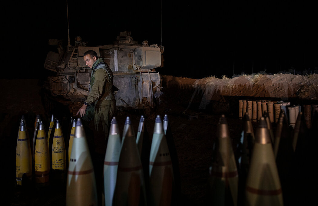 周二，加沙边境的一支以色列炮兵部队。