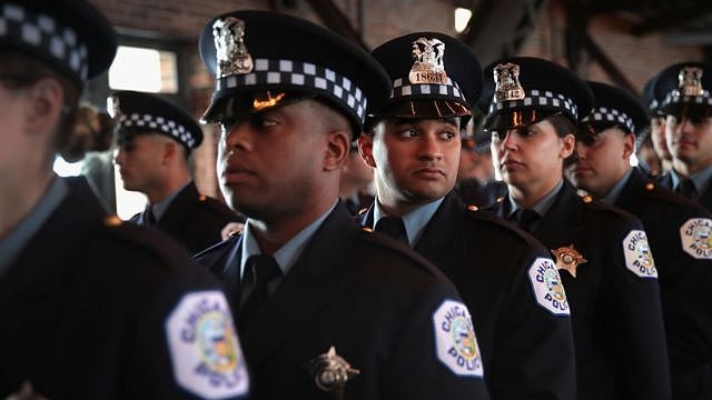 芝加哥警察学校毕业典礼