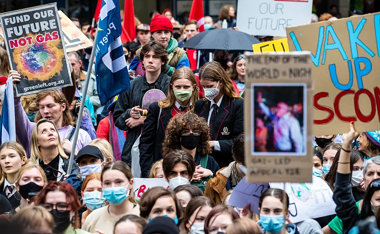 全澳50多地爆发游行示威！数千名学生涌入悉尼CBD，批莫里森政府“不关心澳洲未来”（组图） - 8