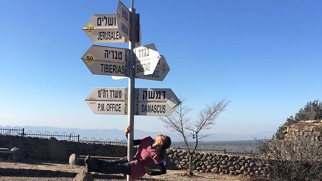 埃莉安娜摄于以色列—约旦边界
