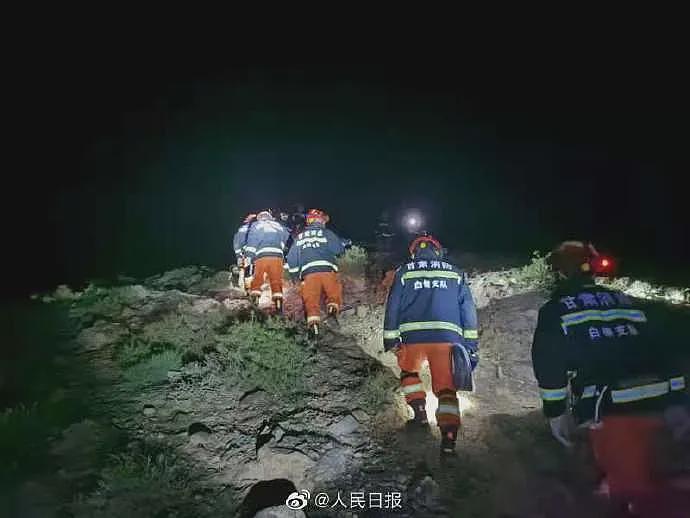 甘肃马拉松亲历者：好多人哭着下山，告诉后面不要上（组图） - 1