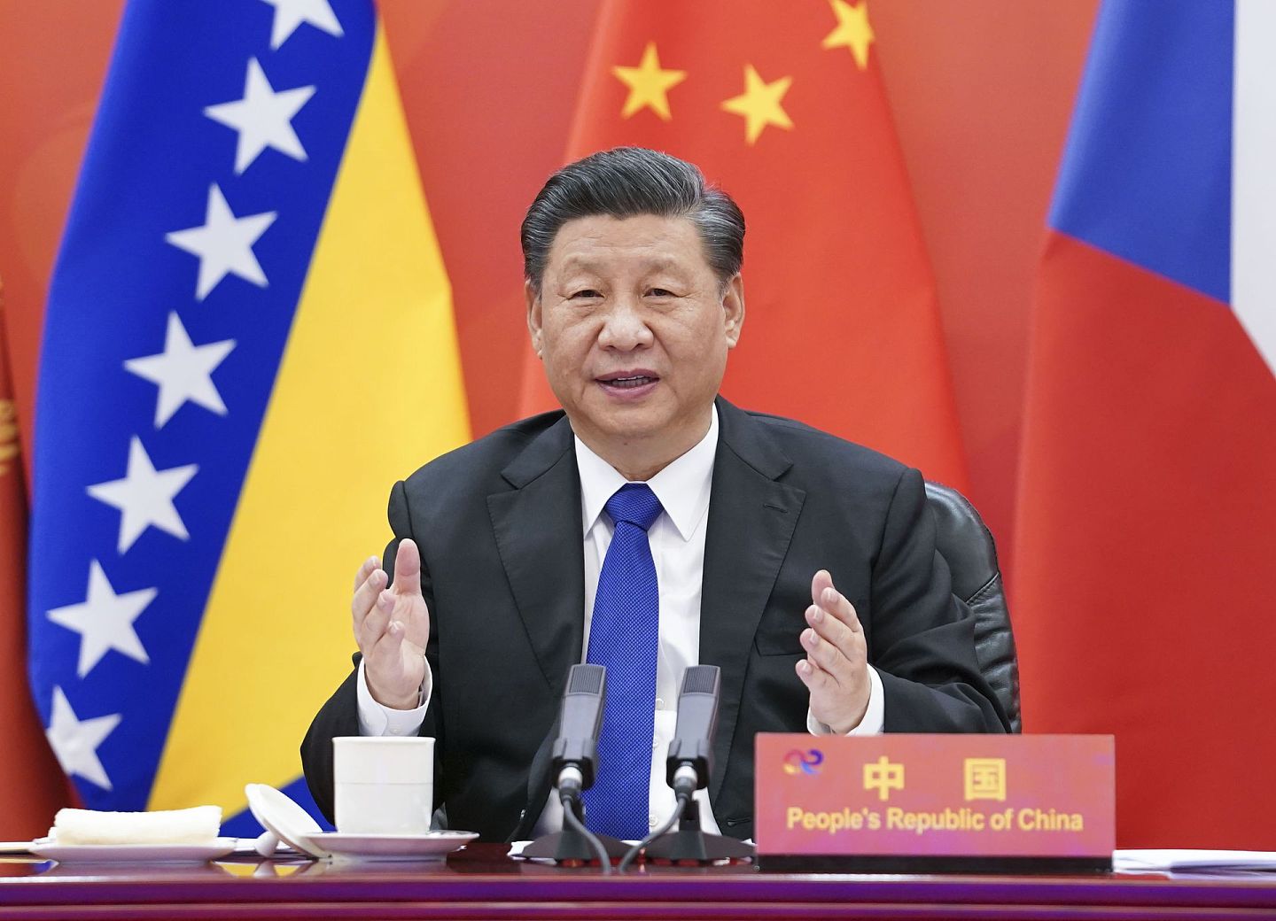2021年2月9日，习近平在中国－中东欧国家领导人峰会发表讲话。（新华社）