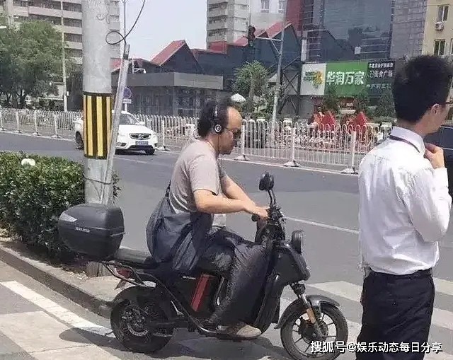 王菲大女儿眼里常含泪，妈过得很好，落魄的爸却是一生的牵挂（组图） - 2