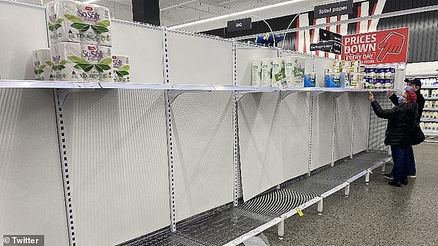43454099-9619809-Empty_shelves_at_Elsternwick_Coles_amid_Melbourne_s_latest_outbr-a-43_1622008576999.jpg,0