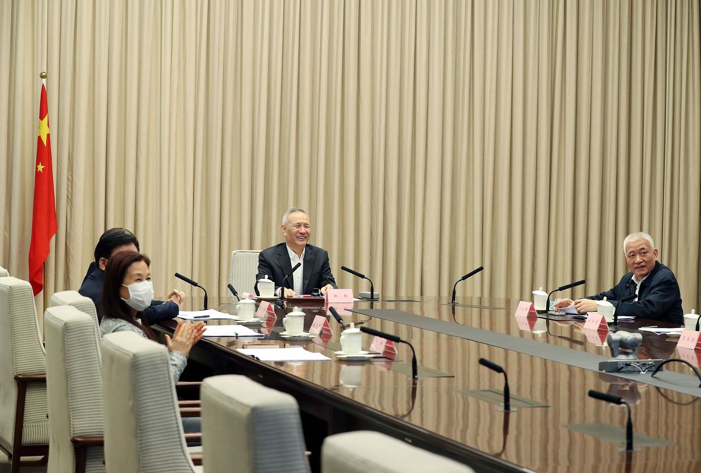 刘鹤与美国贸易代表通话，证实他将继续担任中美全面经济对话中方牵头人。（新华社）