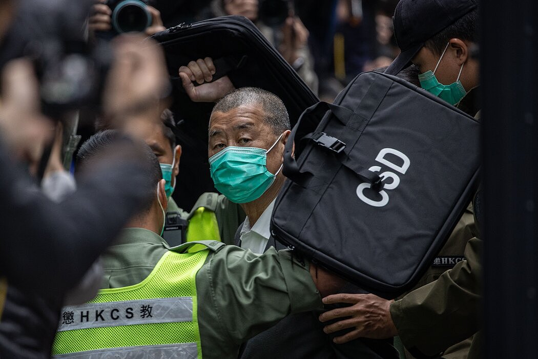 2月，被押解至香港终审法院的黎智英。