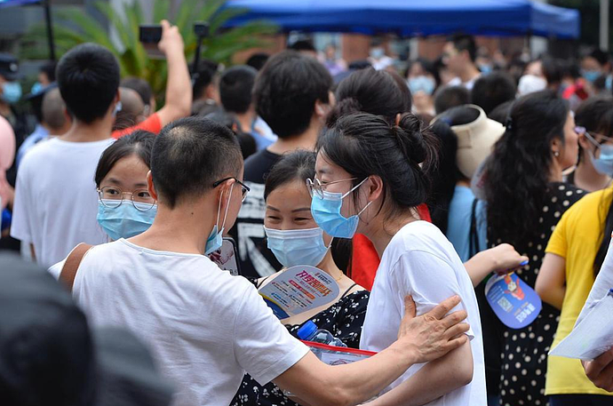 国内疫情再次“反扑”！广东2名学生感染，更可怕的是“新冠并发症”（组图） - 10