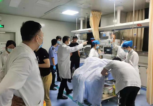 南京新街口伤人案件：8人受伤4人危重，见义勇为“胖哥”完成手术（组图） - 7