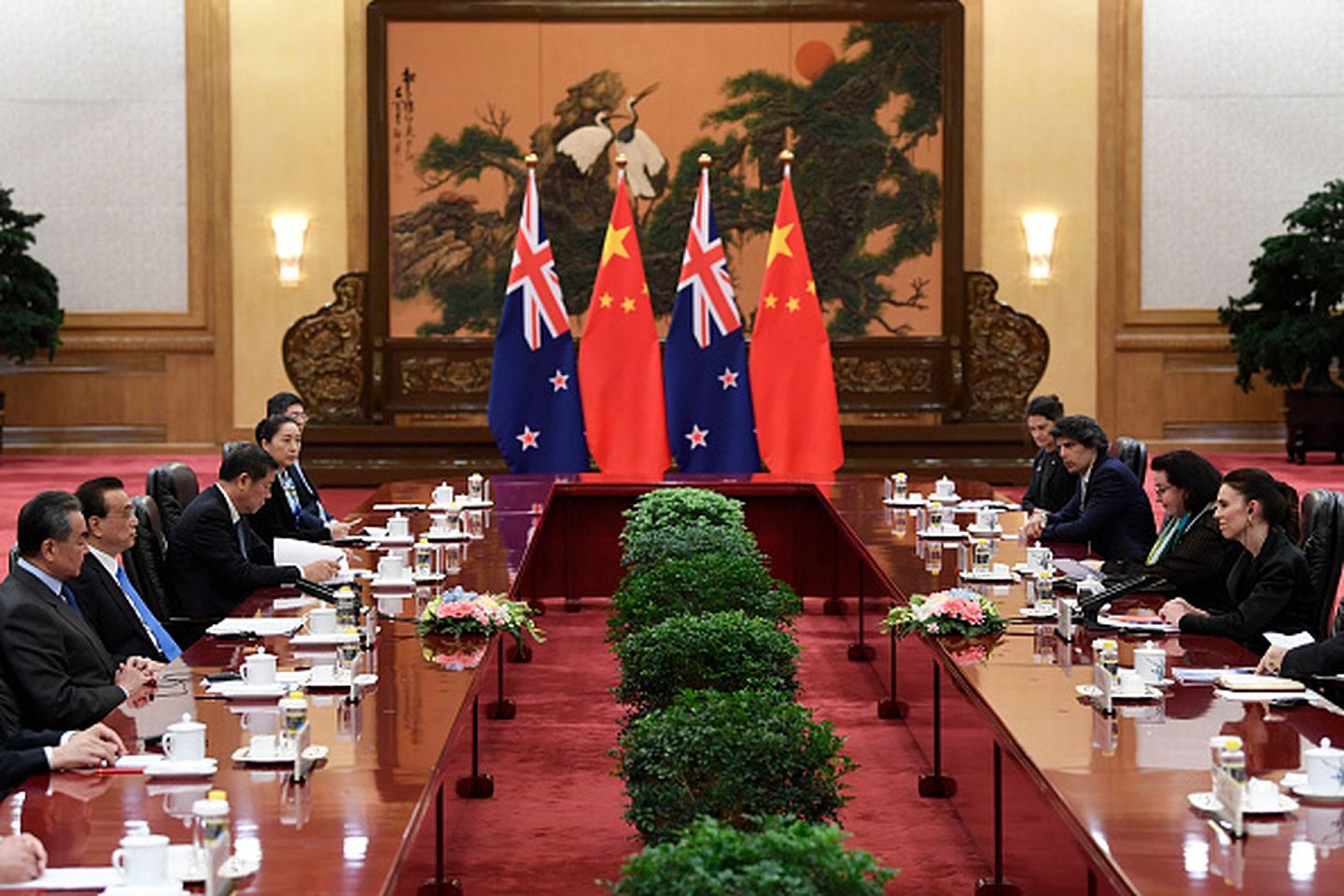 2019年4月1日，中国国家主席习近平与到访的新西兰总理阿德恩举行会晤。（Getty Images）
