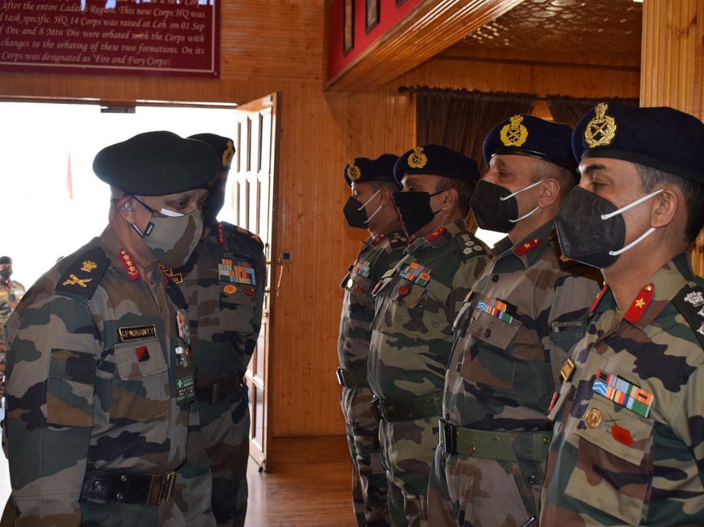 5月27日，莫汉蒂抵达列城，对印军进行为期三天的访问。（Twitter@adgpi）