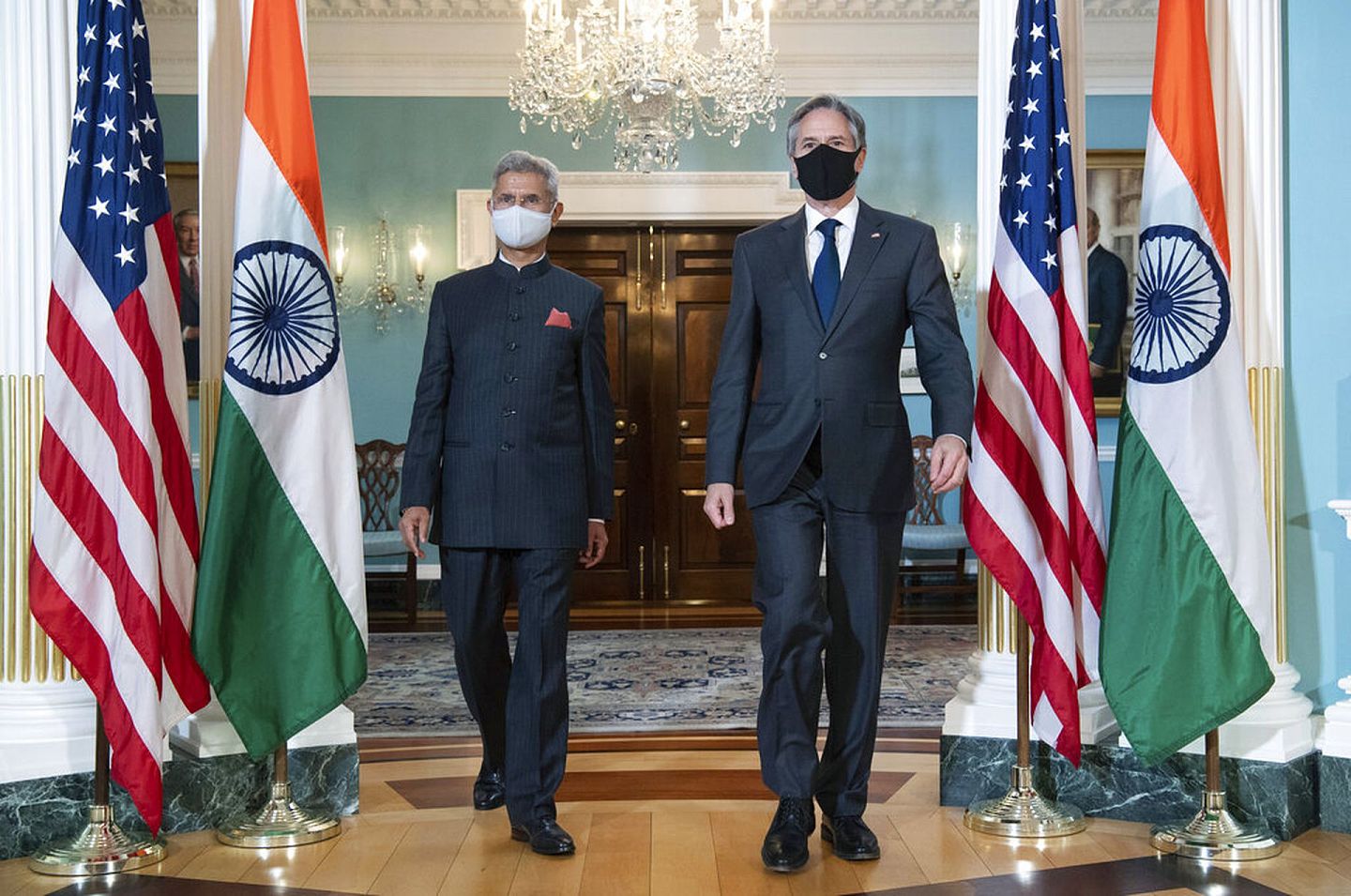 布林肯（Antony Blinken，右）5月28日在美国务院会晤苏杰生（S. Jaishankar）。（AP）