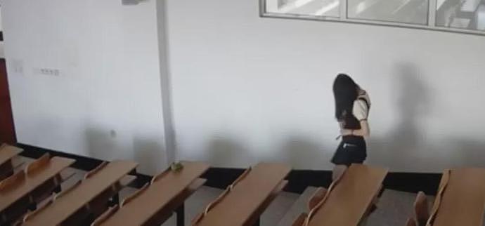 黑龙江科技大学404教室做爱被全程直播，有人爆料：竟然不止一次！（视频/组图） - 2