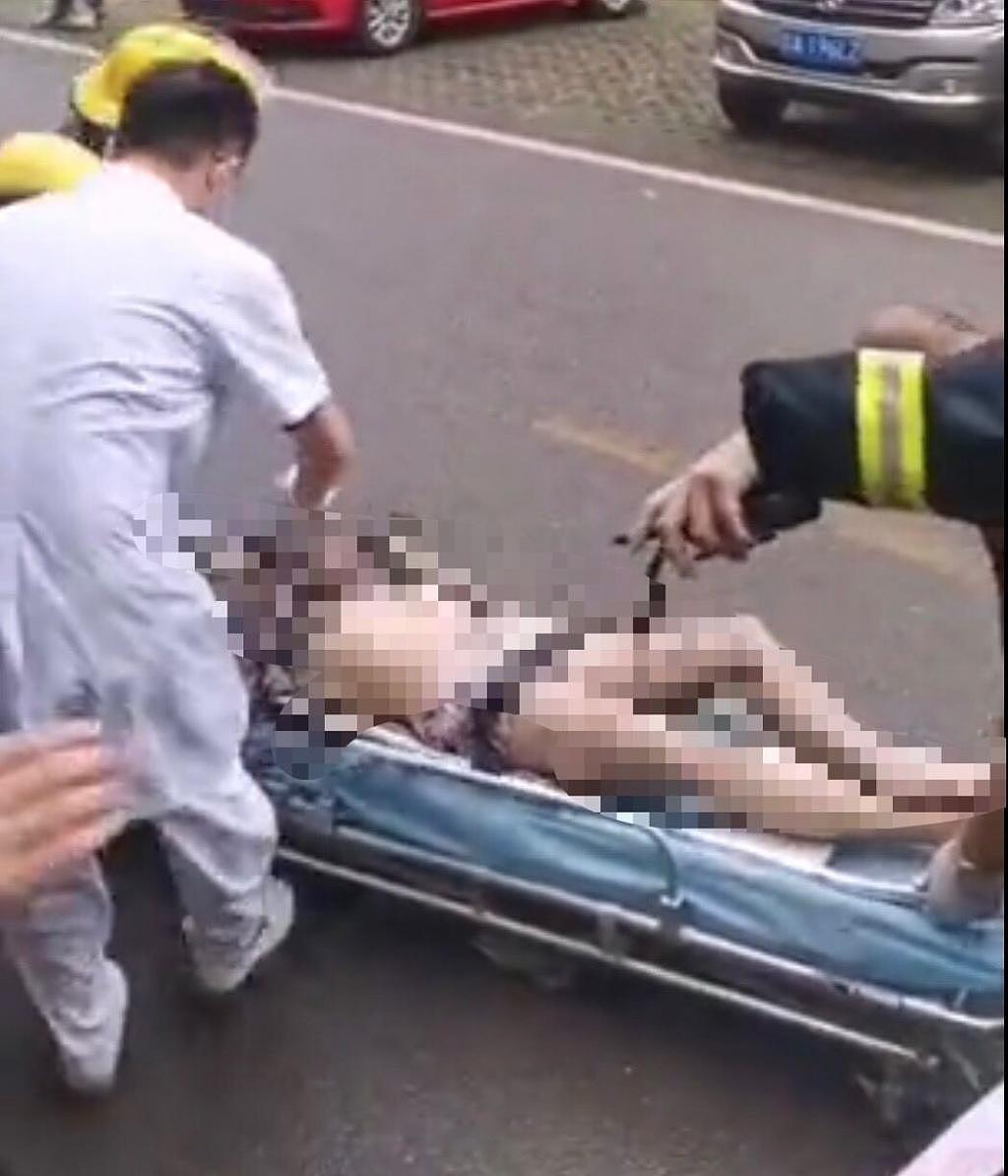 重庆高楼住宅火灾，23岁女子爬到窗外避险坠楼身亡！惊悚一幕被拍下（视频/组图） - 6