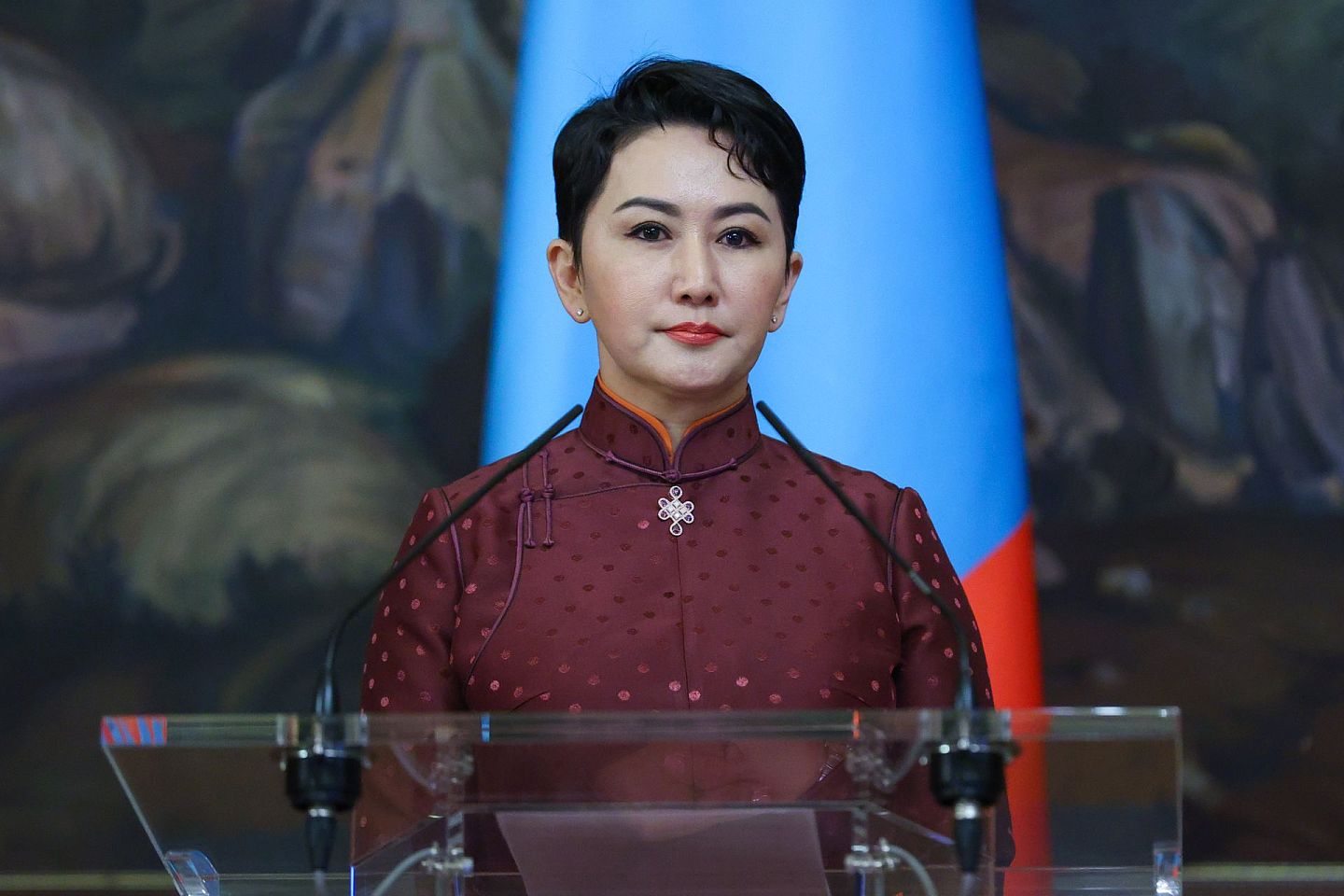 2021年6月1日，蒙古国外长巴特策策格参加记者会。（Twitter@Battsetseg Batmunkh）