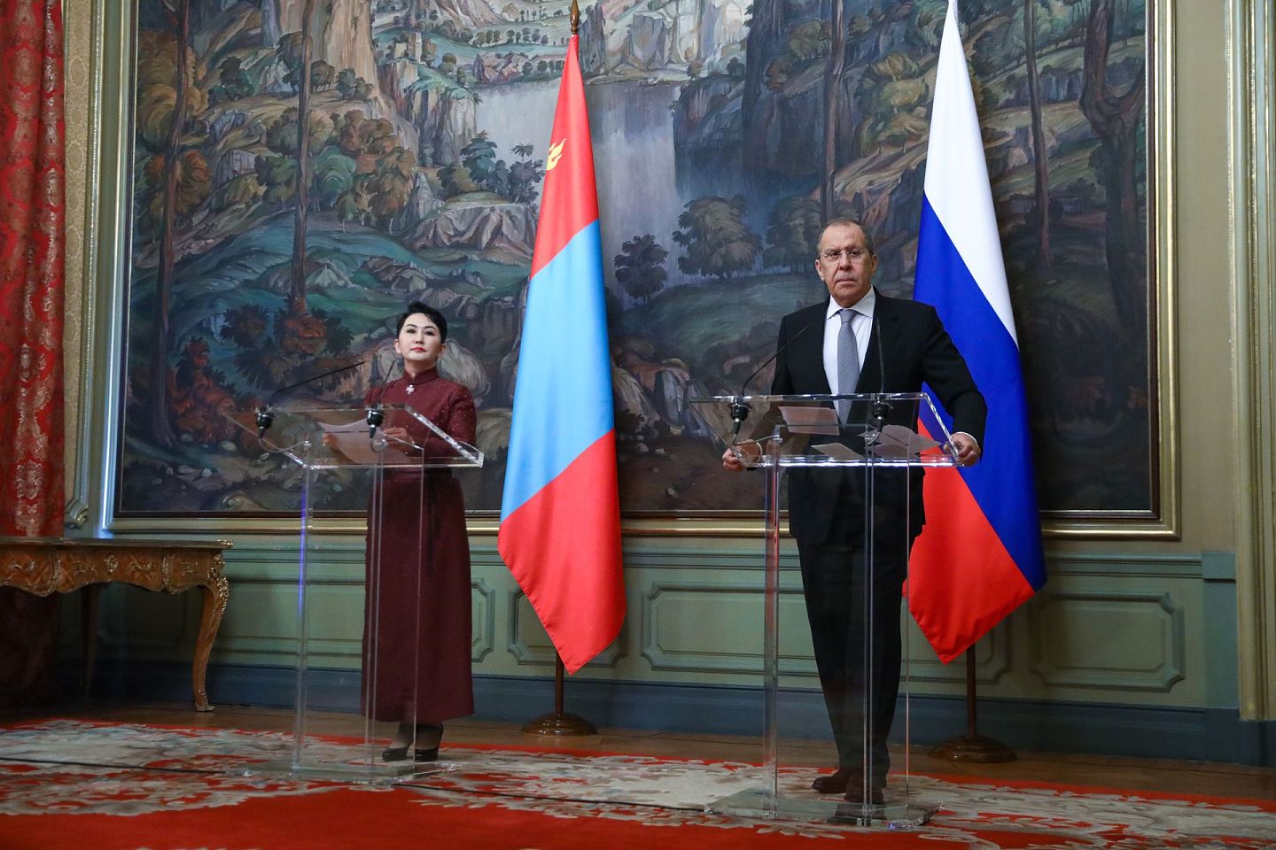 2021年6月1日，蒙古国外长巴特策策格与俄罗斯外长拉夫罗夫举行记者会。（Twitter@Battsetseg Batmunkh）