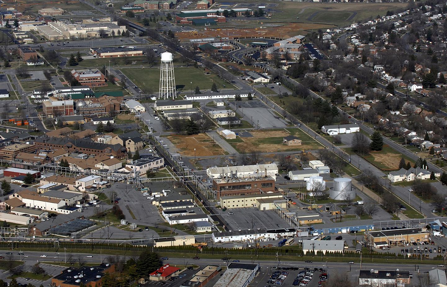 2007年3月25日，媒体航拍位于美国马里兰州的德特里克堡基地。（视觉中国）