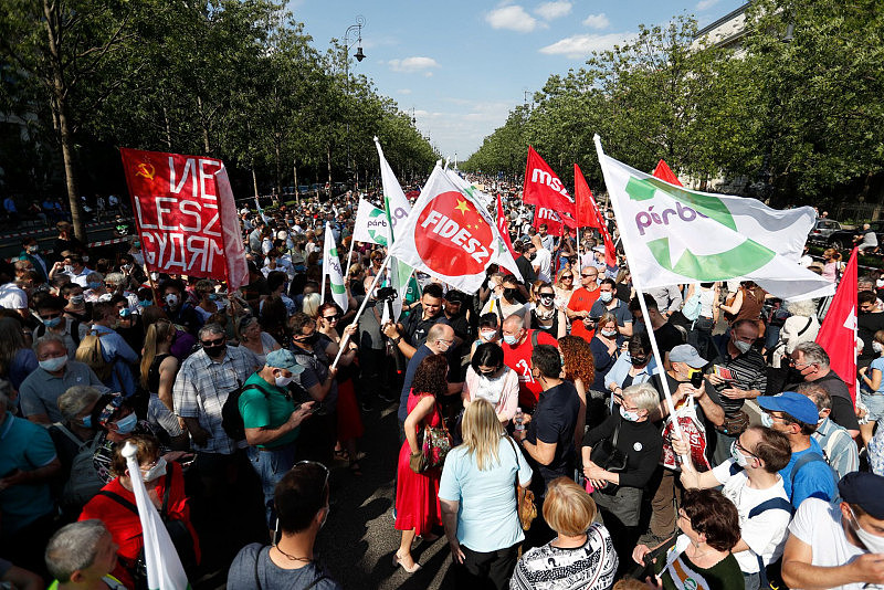 匈牙利一票否决欧盟涉华决议后，街头爆发反华游行（组图） - 2