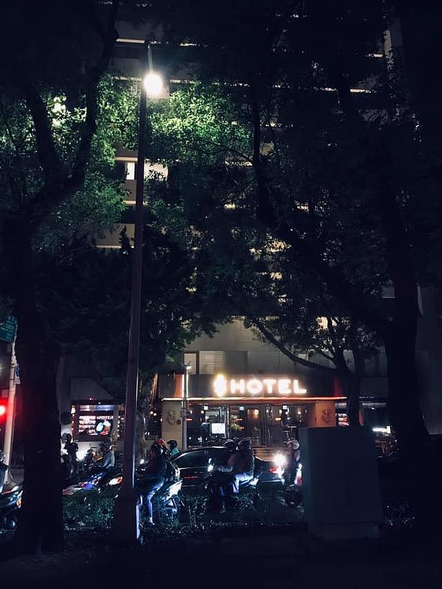 离婚原因曝光，汪小菲饭店月租7百万疑经营不顺，大S传卖豪宅续命（组图） - 2