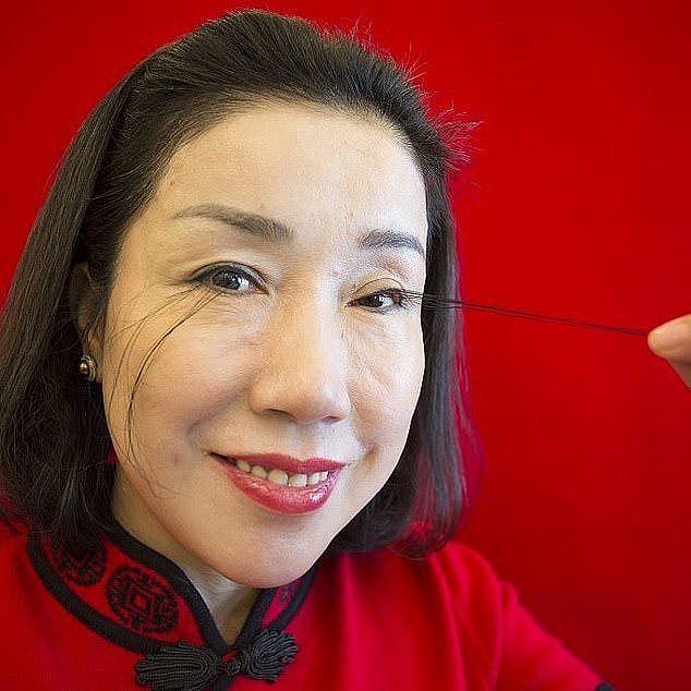 中国女子睫毛长达20.5厘米，打破吉尼斯记录，医生对此现象也很困惑（组图） - 3
