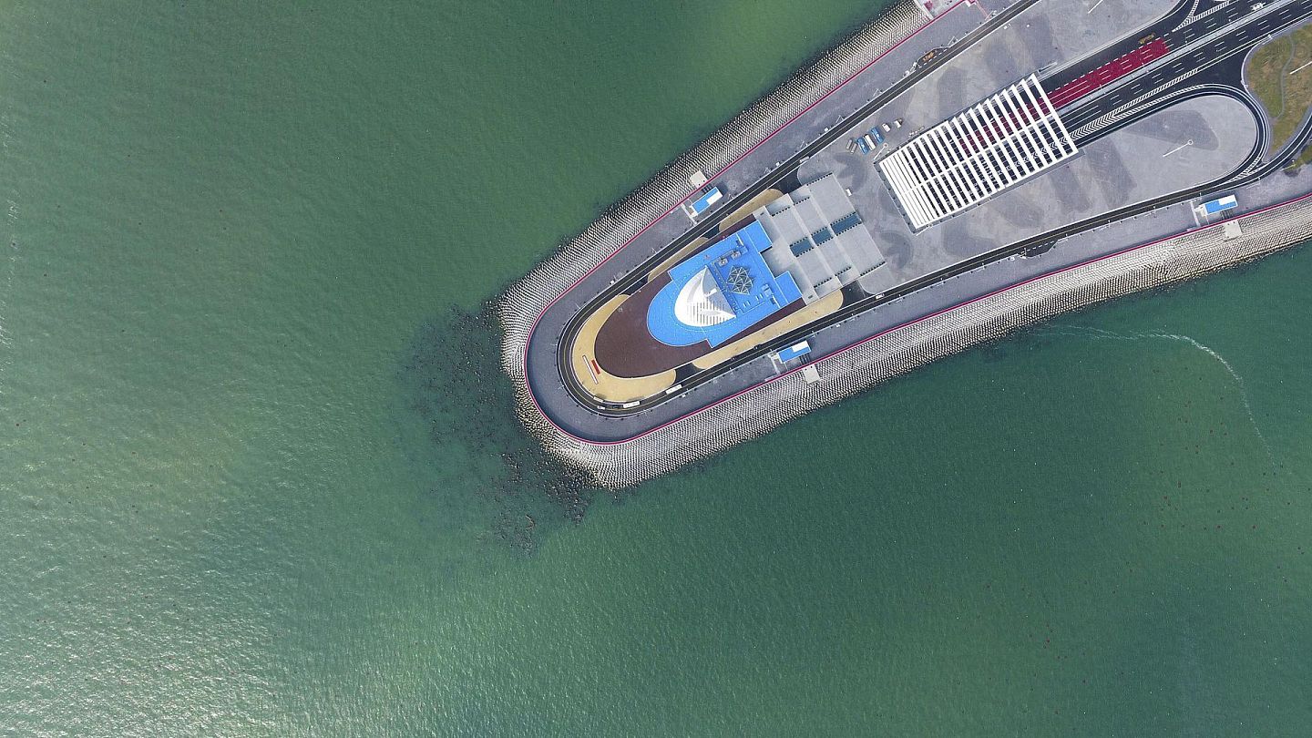 2018年3月31日，航拍港珠澳大桥东人工岛。（视觉中国）