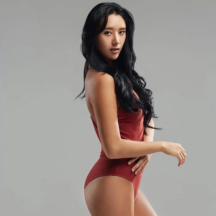 【美女】她拥有“亚洲第一美臀”！高挑性感、凹凸有致的身材令人羡慕，40岁的女人简直太会玩了（组图） - 19