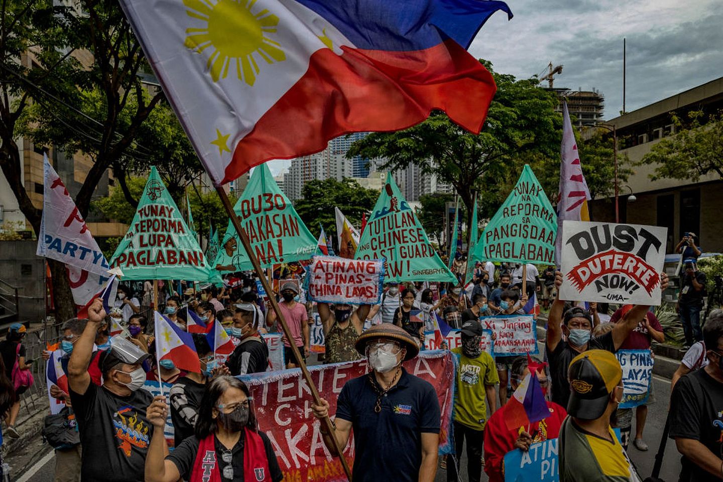 6月12日菲律宾独立纪念日，马尼拉大都会马卡蒂示威现场。（Getty）