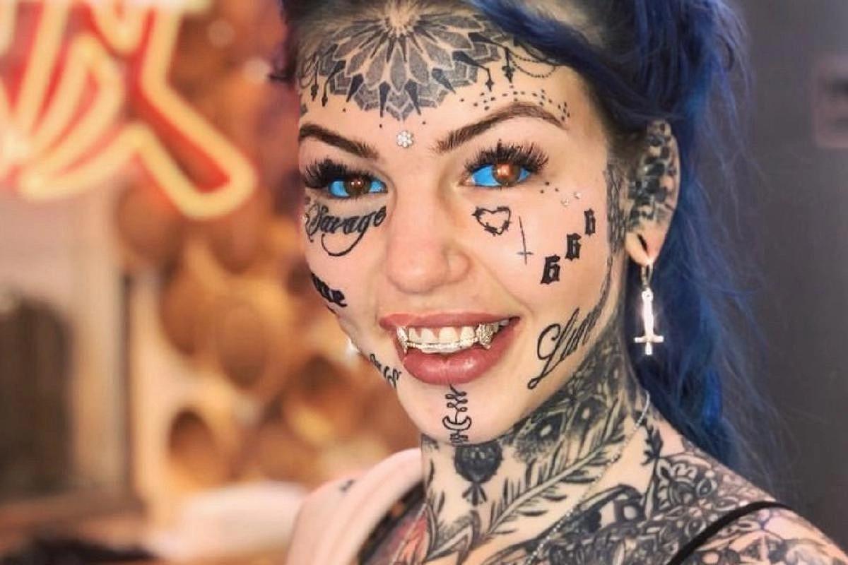 为变身“吸血鬼”拍美照，澳洲女子削尖虎牙，全身98%是纹身