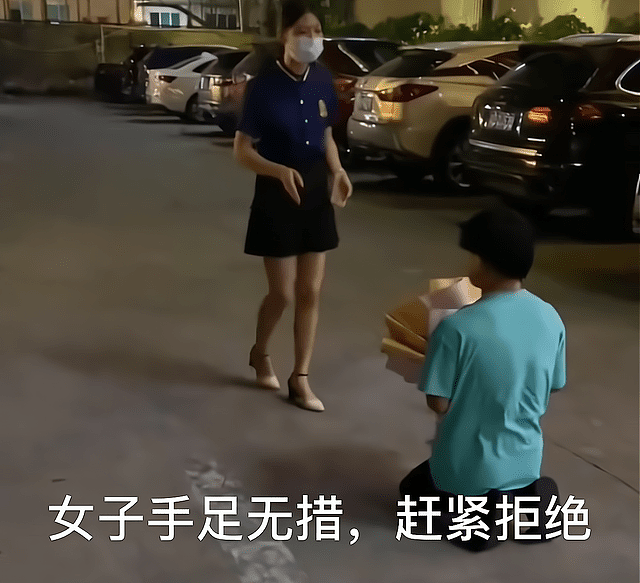 中国男子被朋友带去放松，3天后爱上洗脚妹，跪在足浴城苦苦求婚，还伸手打了自己几个耳光（视频/组图） - 5