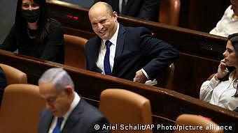 Israel Bennett und Netanjahu in der Knesset