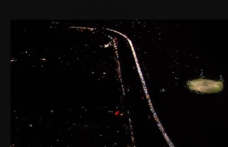 悉尼M1深夜返城堵瘫！数千辆车水泄不通，车龙绵延长达52公里（组图） - 3