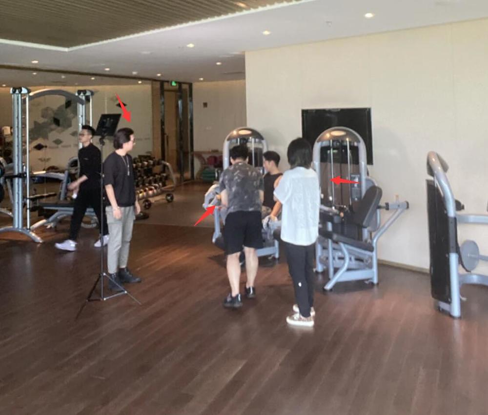 男星蹭酒店健身器材拍摄，被投诉赶出酒店，是飞轮海成员辰亦儒（组图） - 3