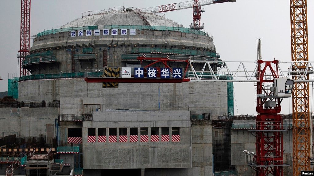 资料照：广东省台山核电站一个正在兴建中的核反应堆。（路透社 2013年10月17日）