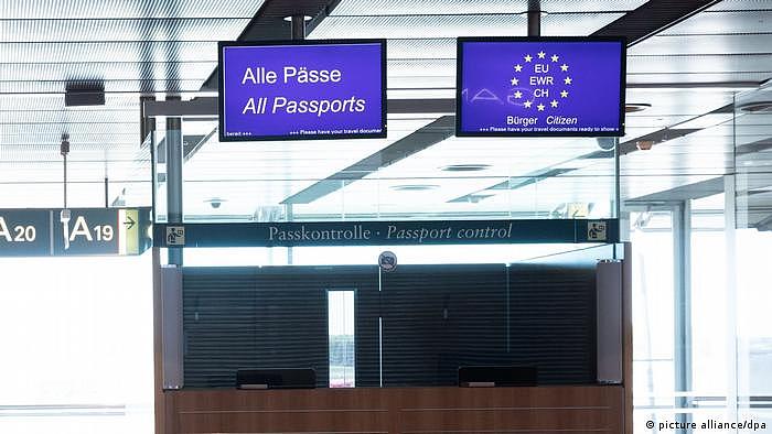 Einreise EU | Passkontrolle am Hamburger Flughafen