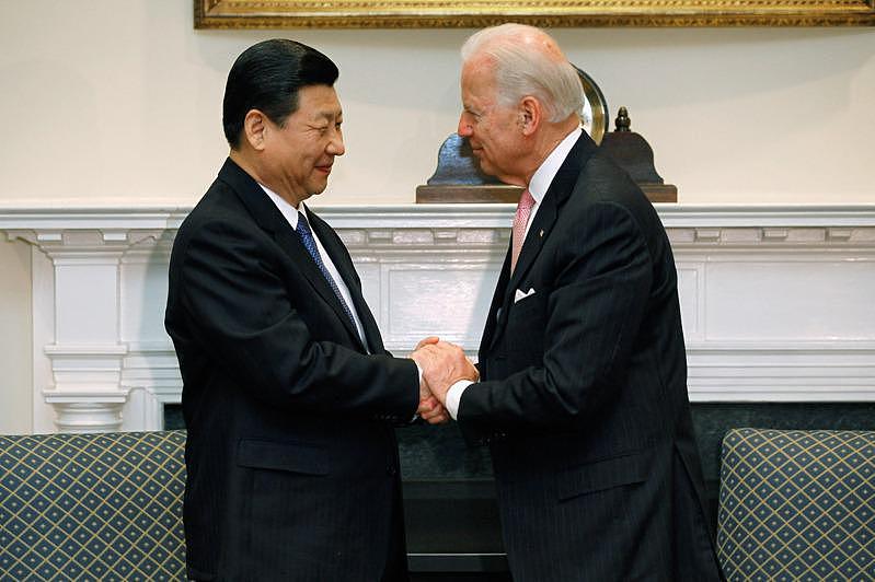 白宫将考虑安排总统拜登(右)与中国国家主席习近平对谈。 (Getty Images)
