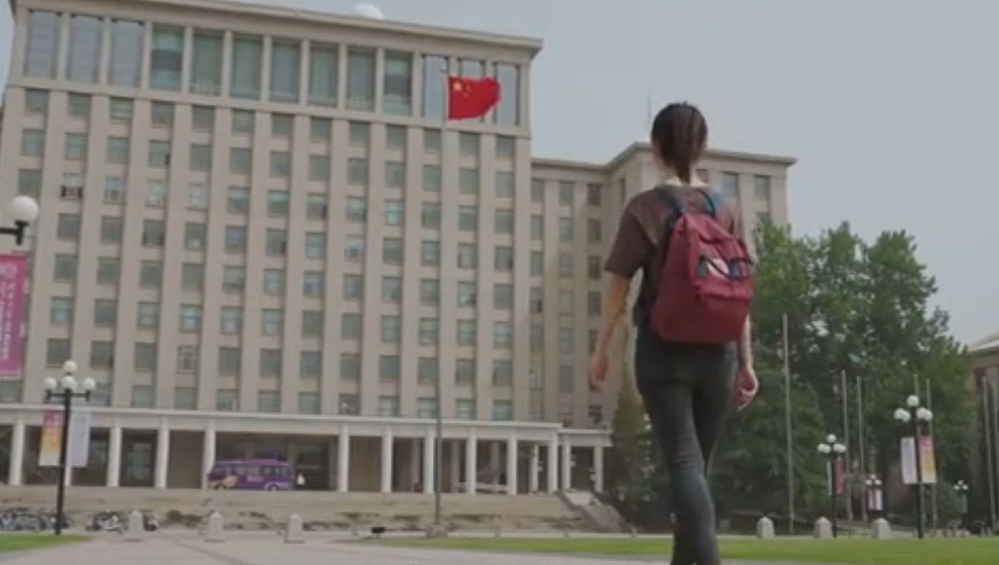 6月15日，中国首个虚拟学生“华智冰”入学清华大学。（微博@清华大学）