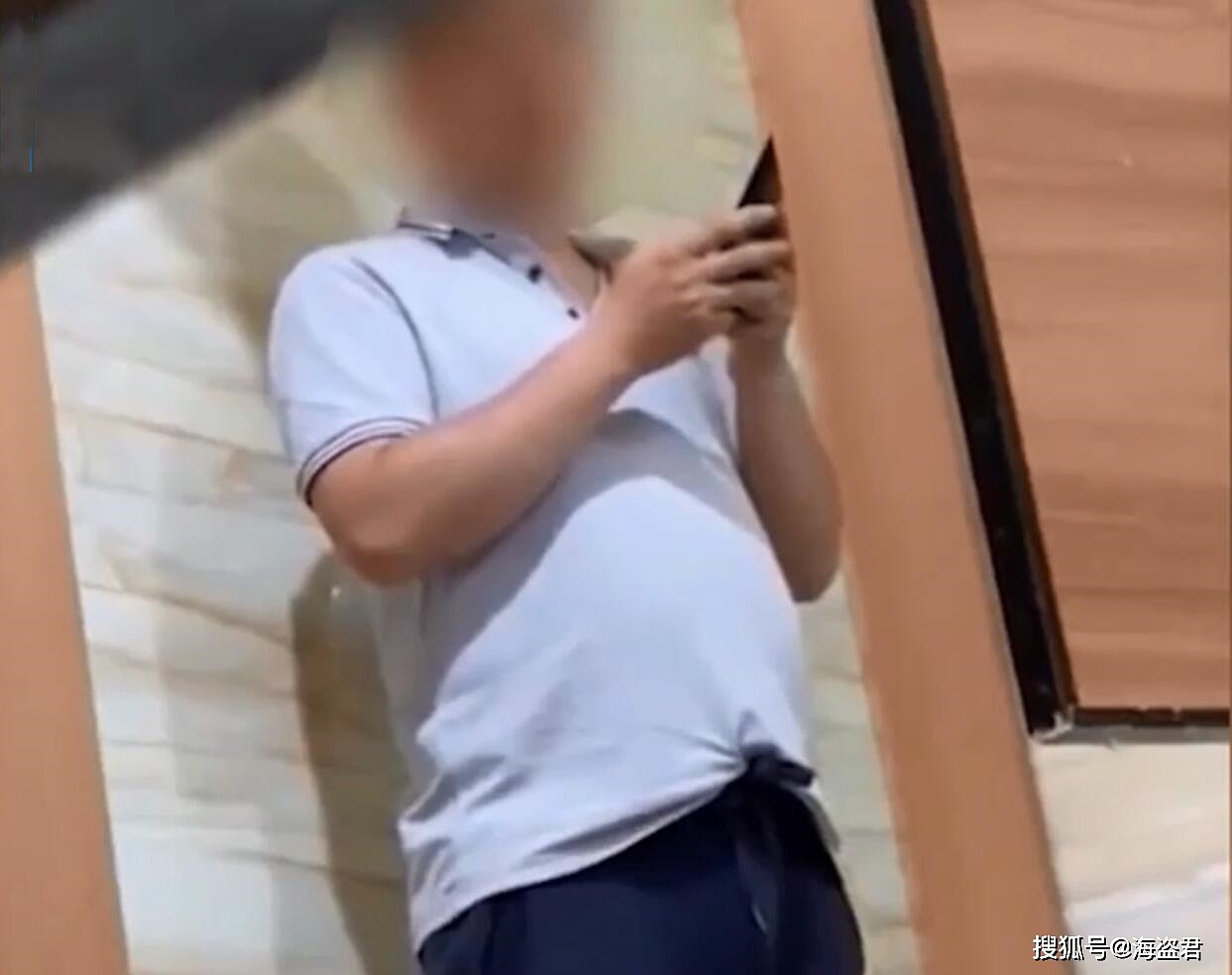 中国男子上厕所被偷拍，他“反偷拍”偷拍男：男生也要学会保护自己（组图） - 2