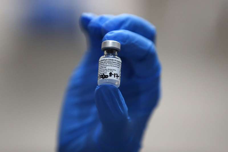 美国药厂辉瑞与德国BioNTech合作生产的新冠疫苗。 （美联社）
