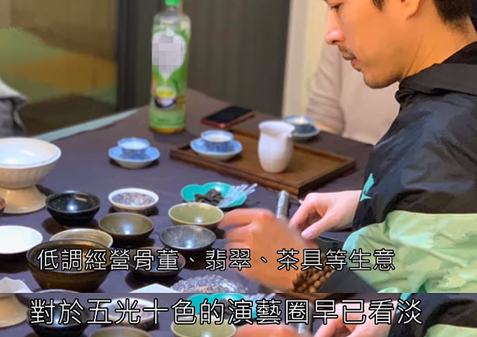 40岁李威被曝转行卖茶具翡翠，虔心修佛拒绝接戏，曾公开追求姚笛