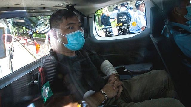 唐英杰面临三项指控，包括两条在香港《国安法》下的罪名。