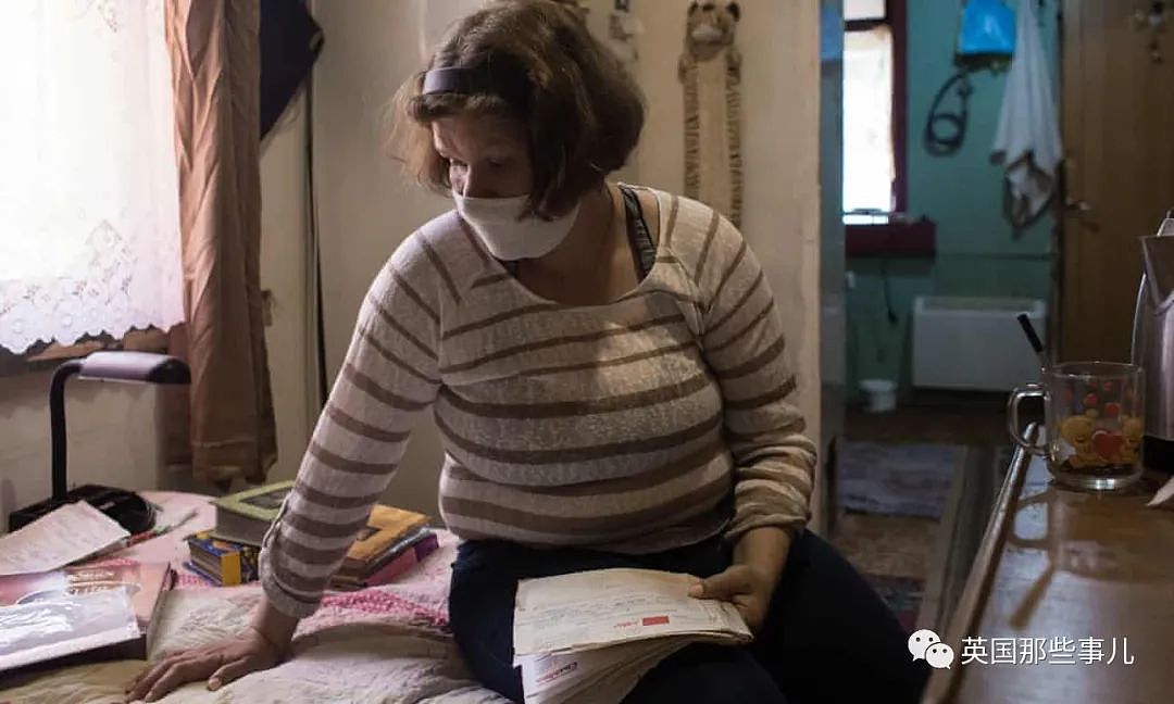 英国夫妇找代孕，亲眼目睹乌克兰代孕工厂环境堪比“牛圈”