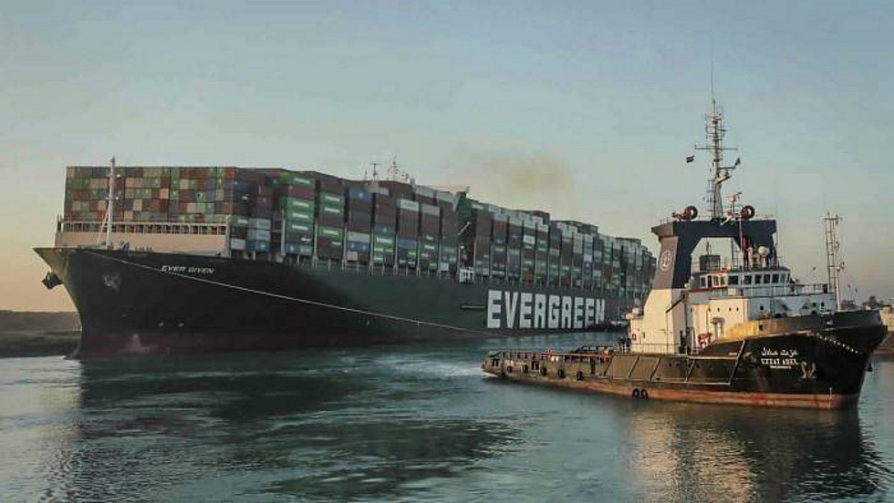 全球最大级别的集装箱船“长赐”号于今年3月23日在埃及苏伊士运河搁浅6天