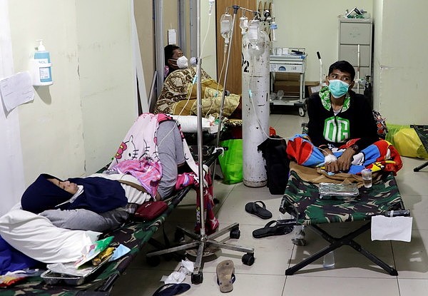 印尼疫情严峻，医院“氧气耗尽”，一天内63死（图） - 1