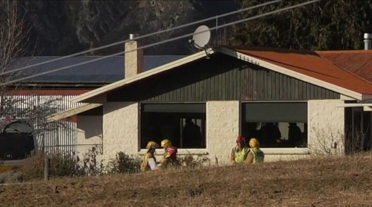 新西兰一热气球坠毁，致11人受伤，当地160户家庭断电（组图） - 7
